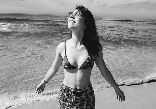 Full leaked Daphne bozaski private photo