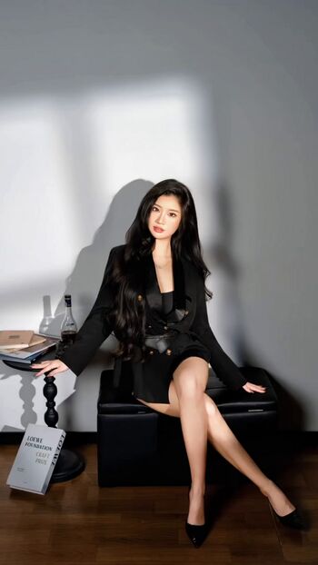 Full leaked Daphne cui private photo