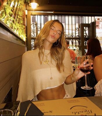 Full leaked Davis sisters private photo