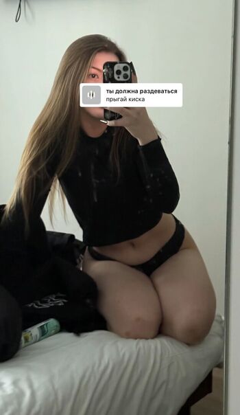 Full leaked Deadblondinka private photo