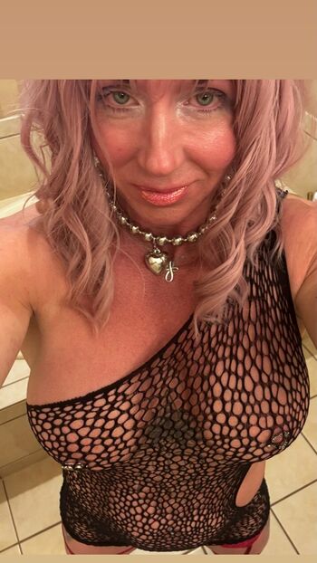 Full leaked Debbie grass page private photo