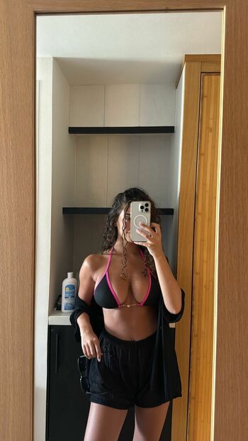 Full leaked Debora gomes private photo