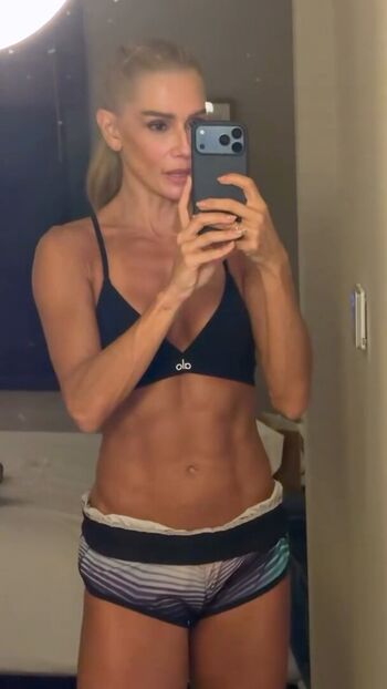 Full leaked Deborah secco private photo