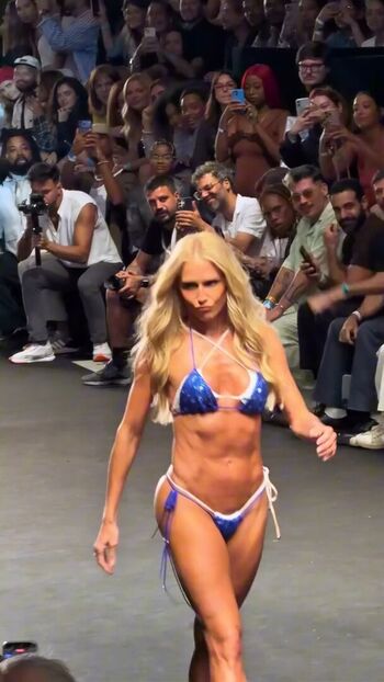 Full leaked Deborah secco private photo