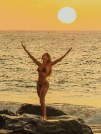 Full leaked Deborah secco page private photo