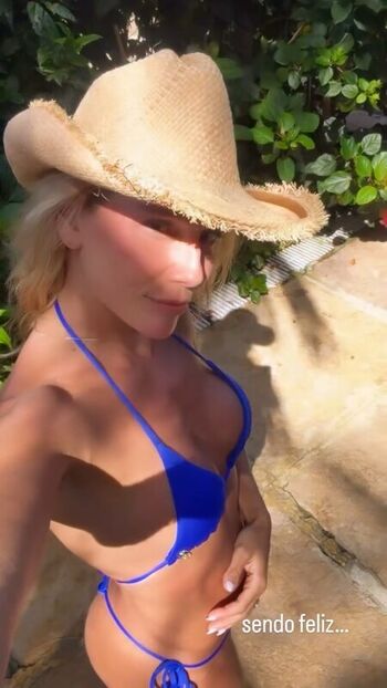 Full leaked Deborah secco page private photo