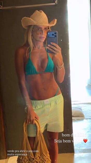 Full leaked Deborah secco page private photo