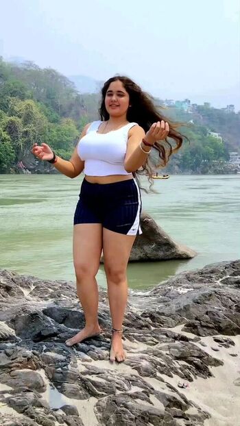 Full leaked Deeksha bhardwaj private photo