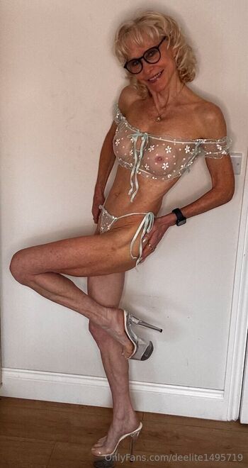 Full leaked Deelite private photo