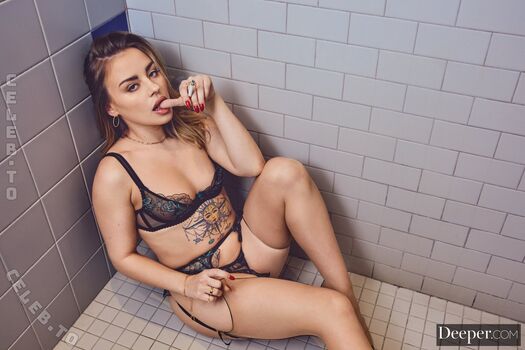 Full leaked Deeper page private photo
