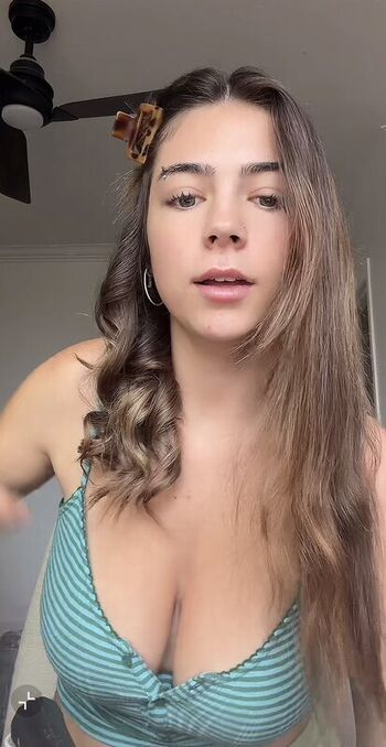 Full leaked Deeznailss private photo