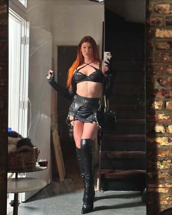 Full leaked Dehlani page private photo