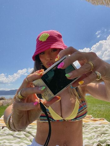 Full leaked Delaneychilds private photo