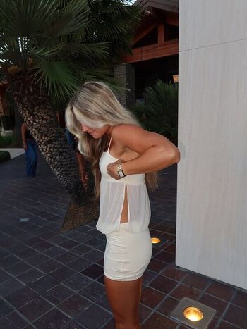 Full leaked Delaneylee private photo