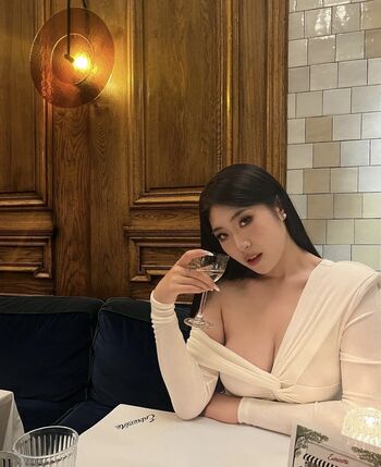 Full leaked Delia lyu private photo