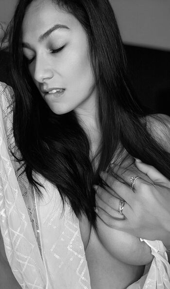 Full leaked Delila dez claw page private photo