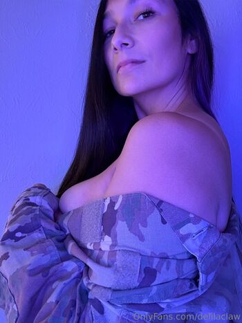 Delila Dez Claw