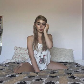 Full leaked Delilah private photo