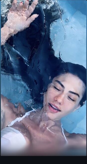 Full leaked Demet ozdemir private photo