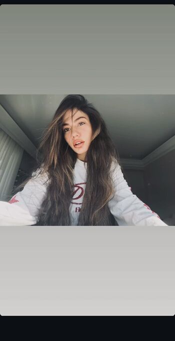 Full leaked Demet ozdemir private photo