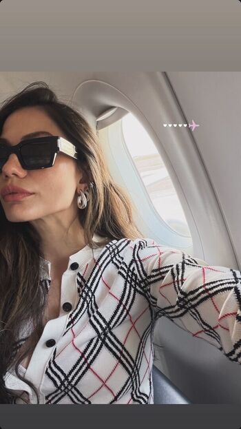 Full leaked Demet ozdemir page private photo