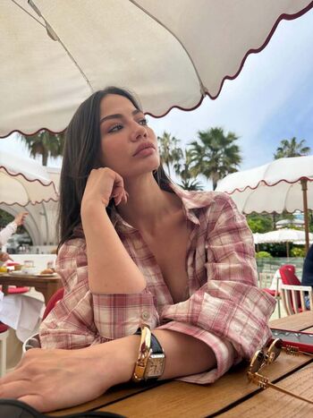 Full leaked Demet ozdemir private photo
