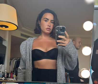 Full leaked Demi lovato page private photo