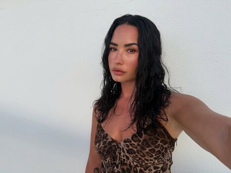 Full leaked Demi lovato page private photo