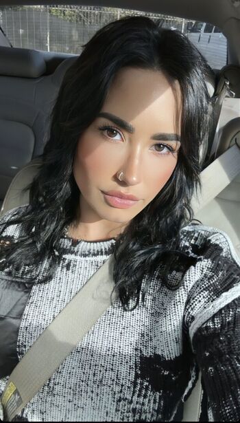 Full leaked Demi lovato private photo