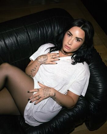 Full leaked Demi lovato private photo