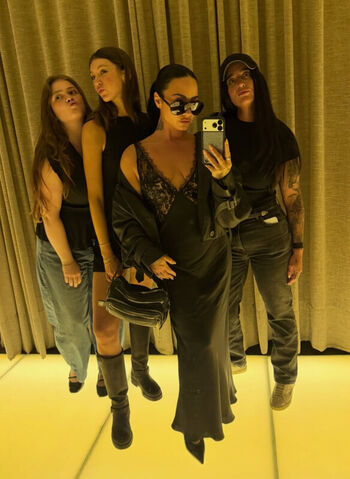Full leaked Demi lovato private photo