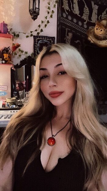 Full leaked Demonxbae private photo