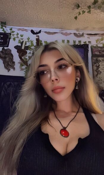 Full leaked Demonxbae private photo
