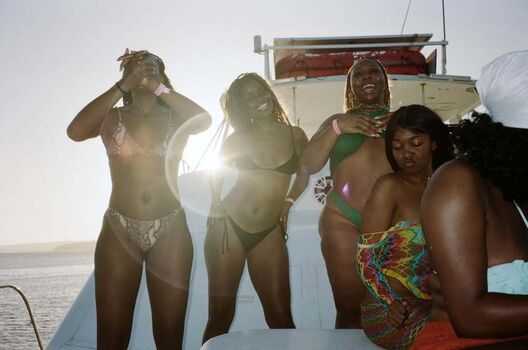 Full leaked Denee benton private photo