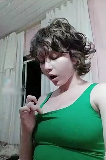 Full leaked Deny prestes private photo