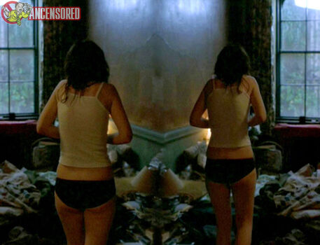 Full leaked Deschanel private photo