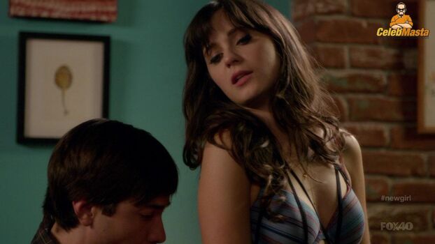 Full leaked Deschanel private photo