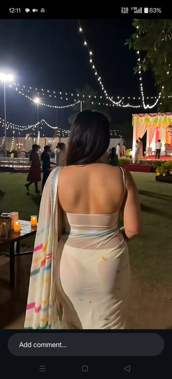 Full leaked Desi aunty page private photo