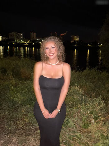 Full leaked Desii private photo