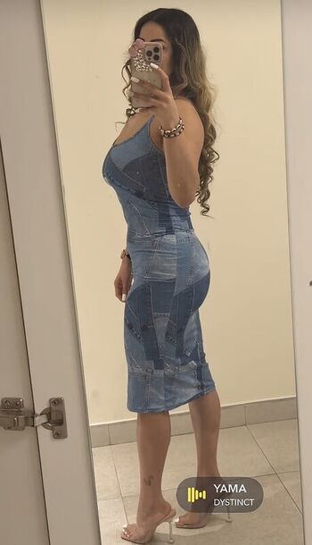 DesiQueenUK