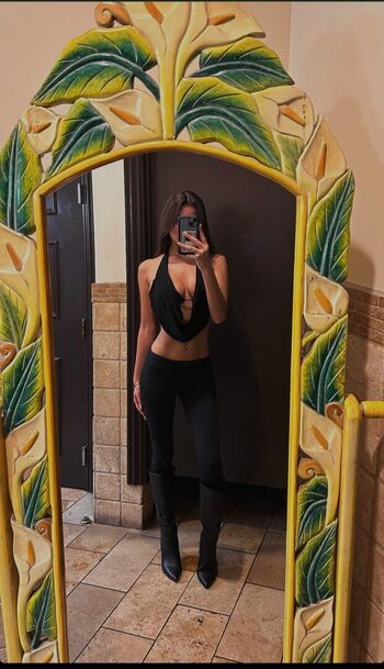 Full leaked Desiree flores private photo
