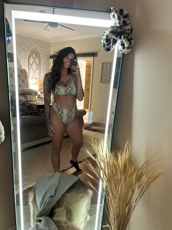 Full leaked Desireeluckey private photo