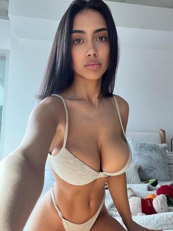 Full leaked Desss private photo