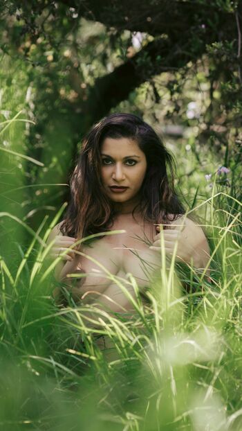 Devi The Model
