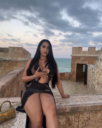Full leaked Deyaraaaxo private photo
