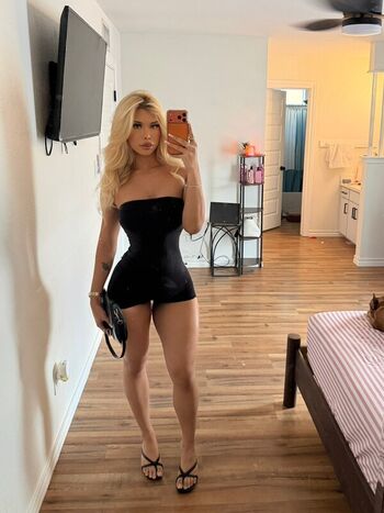 Full leaked Deynleyco private photo