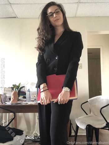 Full leaked Diannabunni page private photo