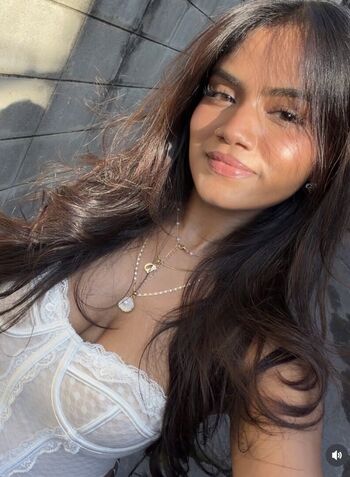 Full leaked Divya sashendran private photo