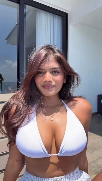 Full leaked Divya sashendran private photo