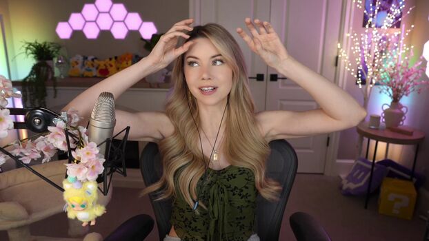 Full leaked Dizzykitten page private photo